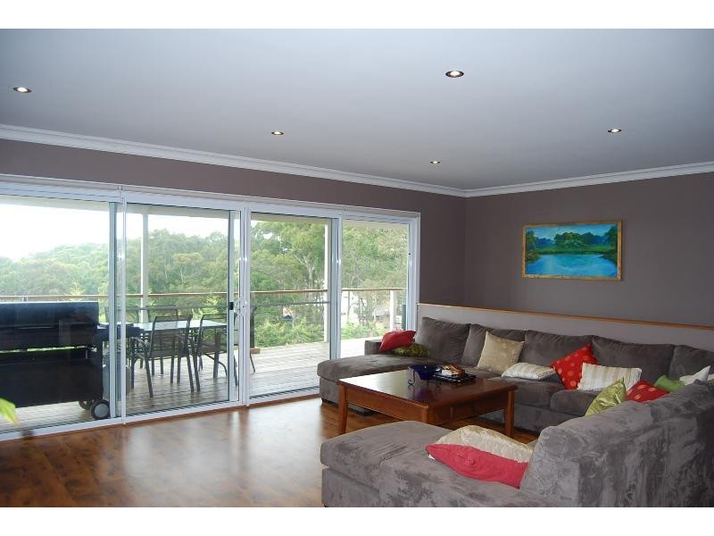 29 Ozone Crescent, Lakes Entrance VIC 3909