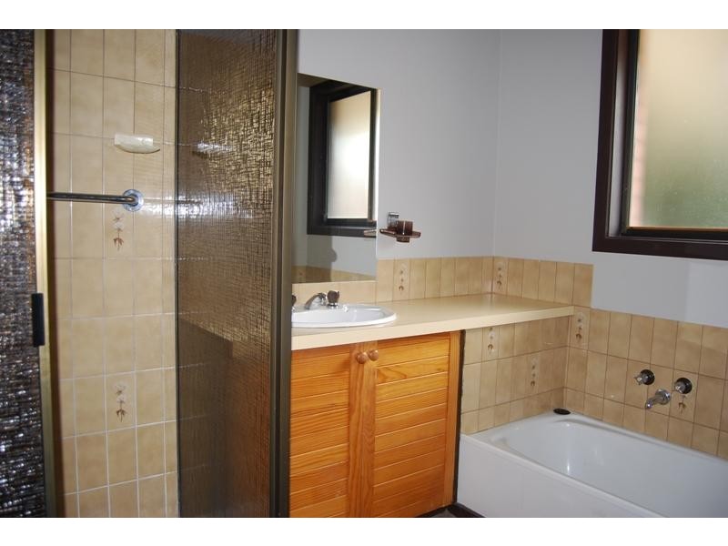 5 Nautilus Way, Lakes Entrance VIC 3909