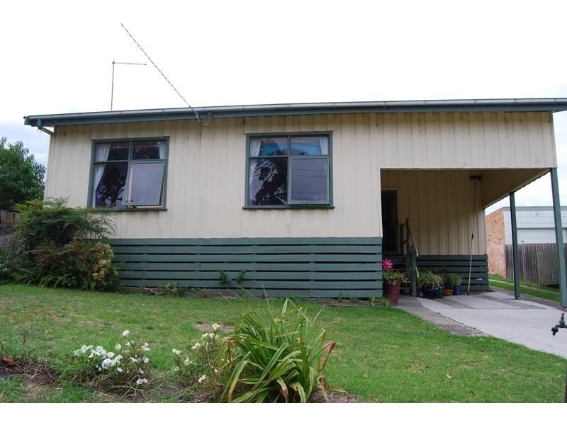 5 Coates Road, Lakes Entrance VIC 3909