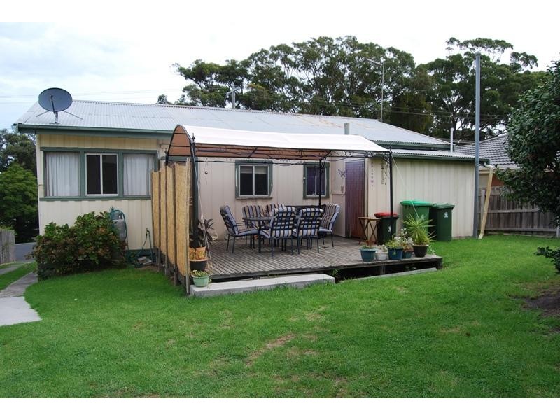 5 Coates Road, Lakes Entrance VIC 3909