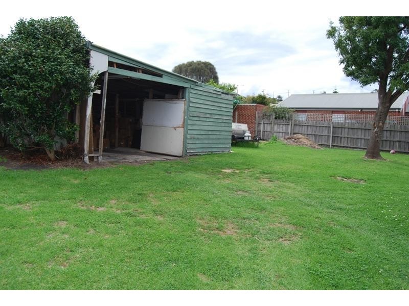 5 Coates Road, Lakes Entrance VIC 3909