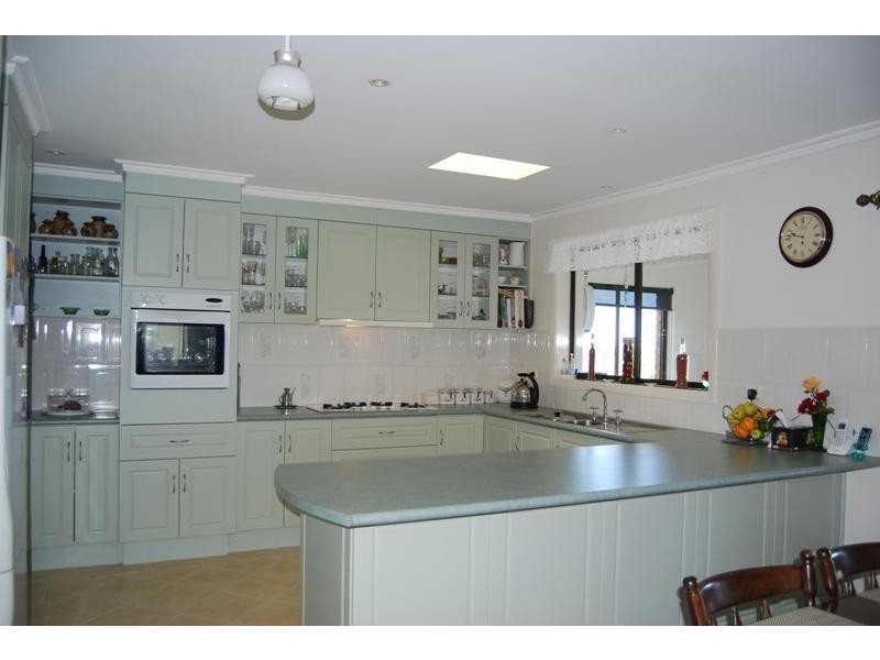 6 Ferndale Parade, Lakes Entrance VIC 3909