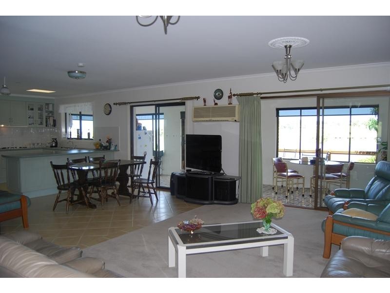 6 Ferndale Parade, Lakes Entrance VIC 3909