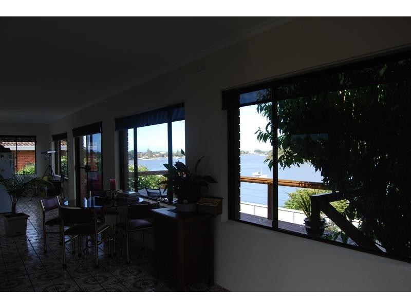 6 Ferndale Parade, Lakes Entrance VIC 3909