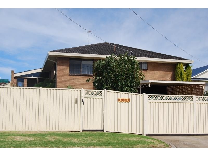 6 Ferndale Parade, Lakes Entrance VIC 3909