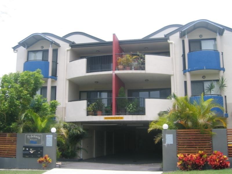 4/9 McNaughton Street, Redcliffe QLD 4020