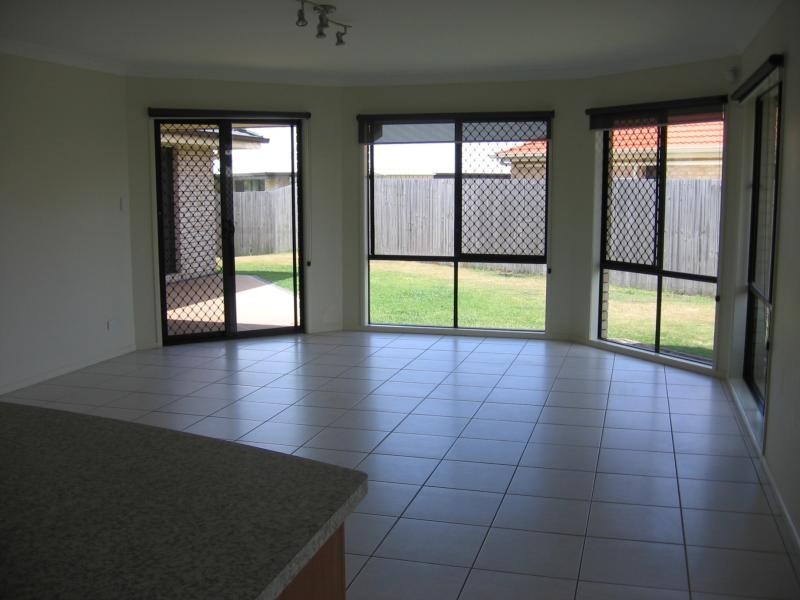 17 Cadell Court, Rothwell QLD 4022