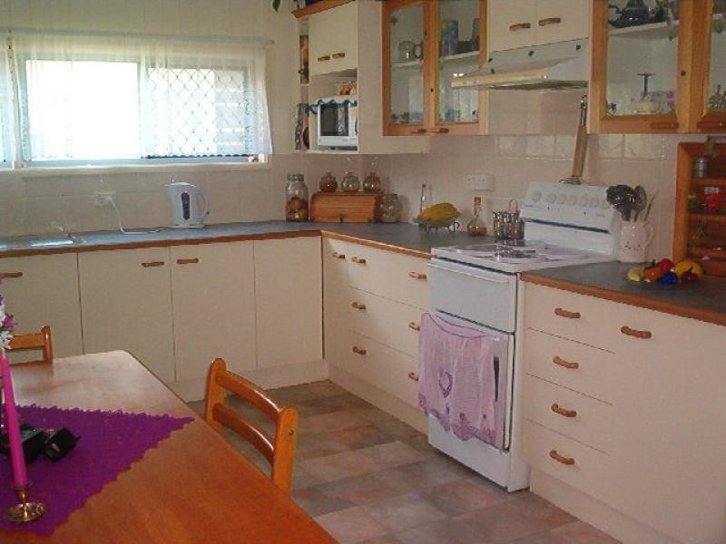 17 ELIZABETH AVE, Clontarf QLD 4019