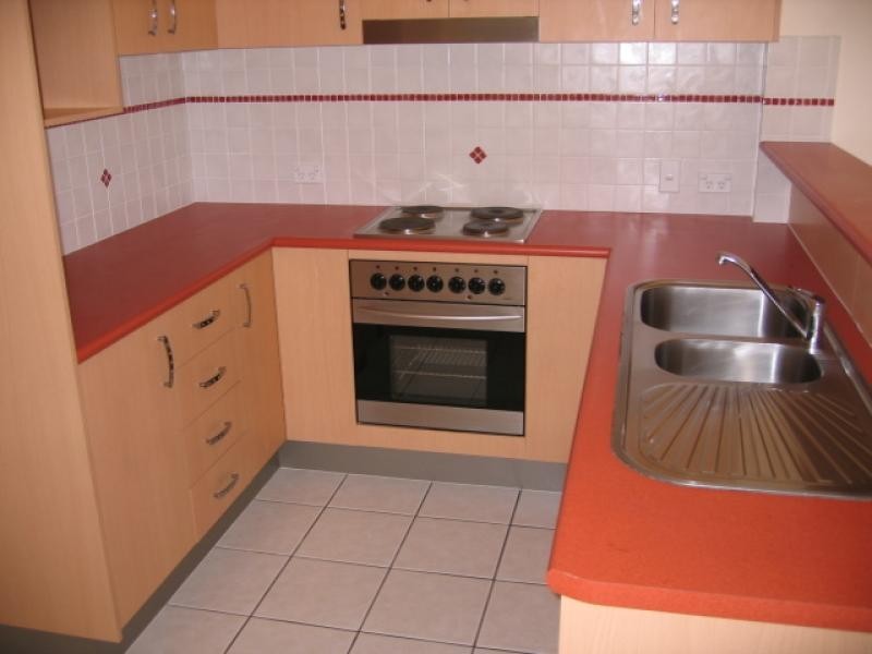 Unit 5/2-4 Henry St, Redcliffe QLD 4020