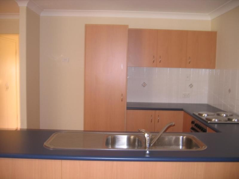 Unit 2/18 Livermore Street, Redcliffe QLD 4020