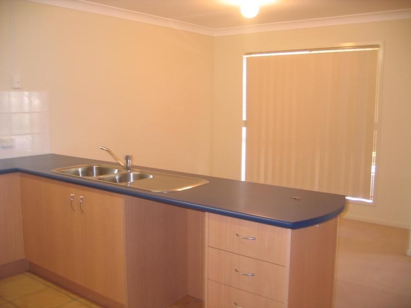 Unit 2/18 Livermore Street, Redcliffe QLD 4020