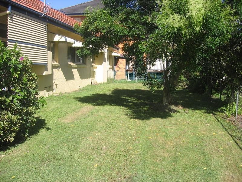 7 Fifth Ave, Scarborough QLD 4020