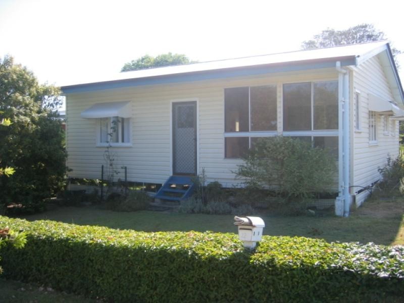 12 RALPH STREET, Clontarf QLD 4019