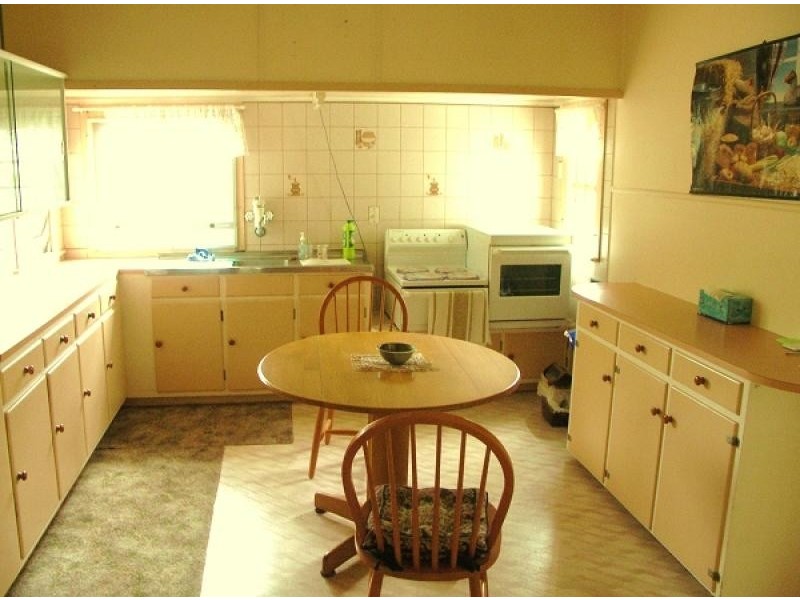 4 GARNET STREET, Scarborough QLD 4020