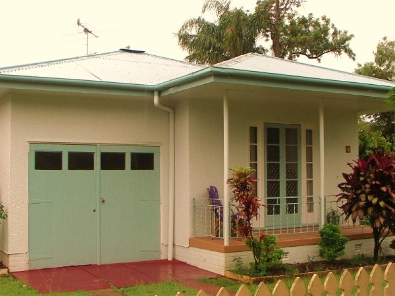 4 GARNET STREET, Scarborough QLD 4020