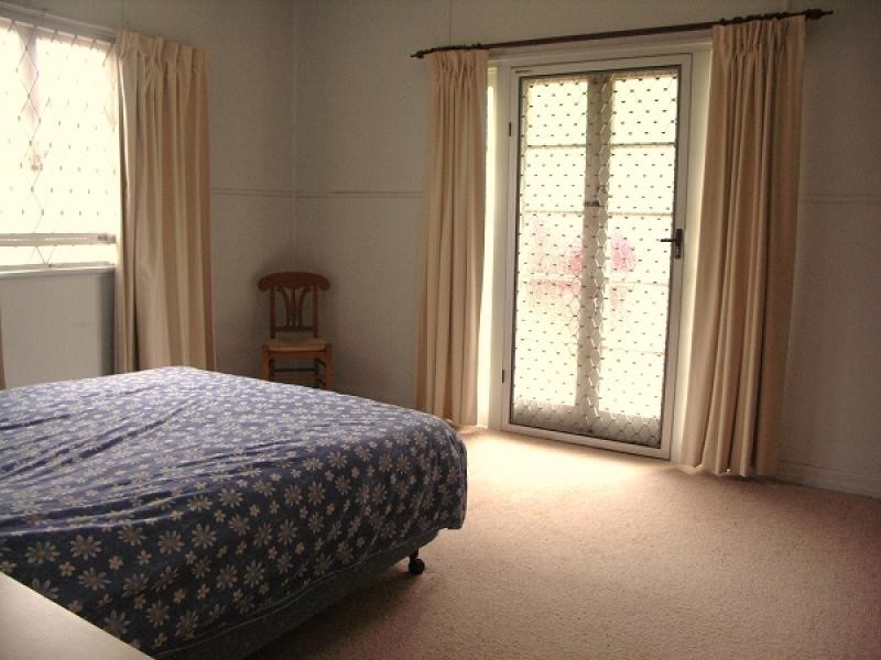 4 GARNET STREET, Scarborough QLD 4020