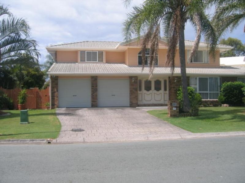 4 Constellation Court, Scarborough QLD 4020