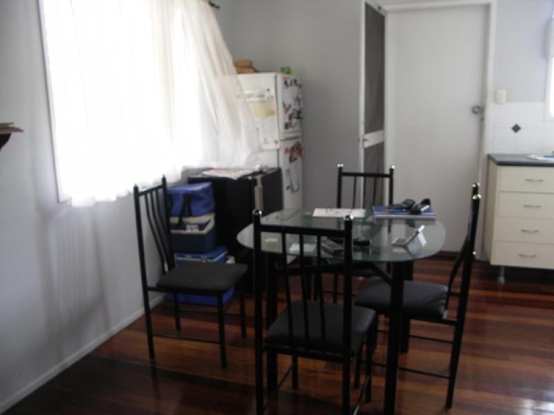 27 SPORTSGROUND STREET, Redcliffe QLD 4020