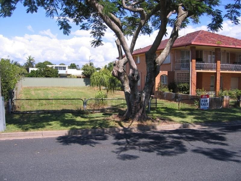 7 THURECHT PARADE, Scarborough QLD 4020