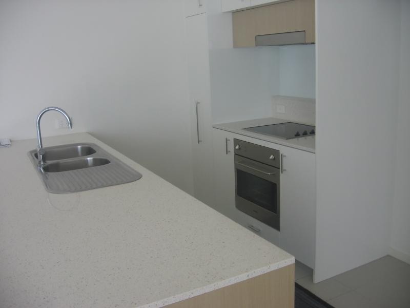 Unit 8/142 Prince Edward Parade, Scarborough QLD 4020