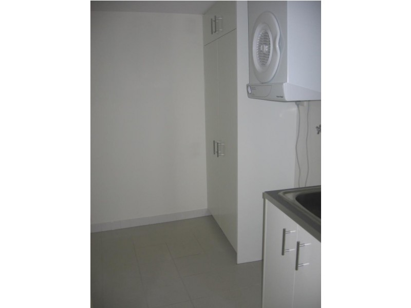 Unit 8/142 Prince Edward Parade, Scarborough QLD 4020