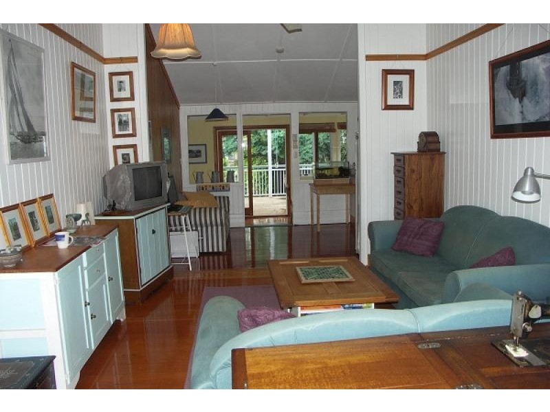 14 STEVEN STREET, Redcliffe QLD 4020