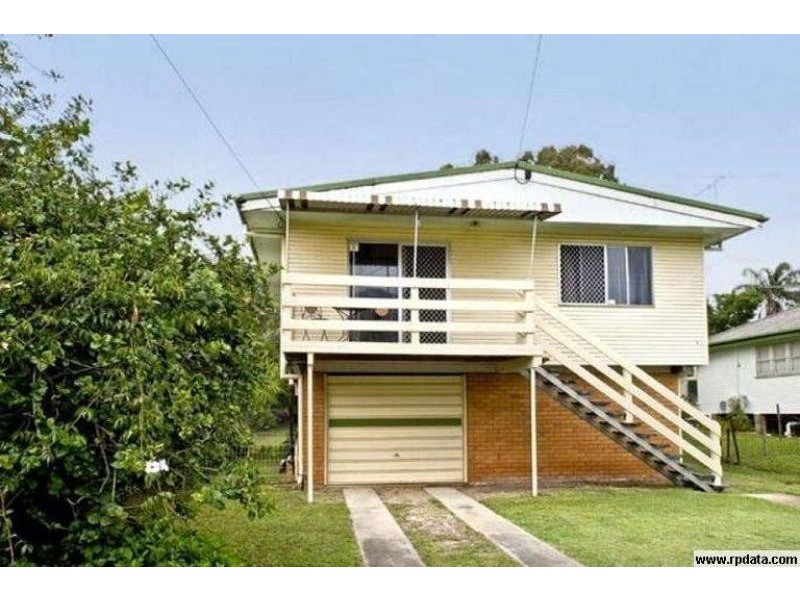 21 Michel Road, Scarborough QLD 4020