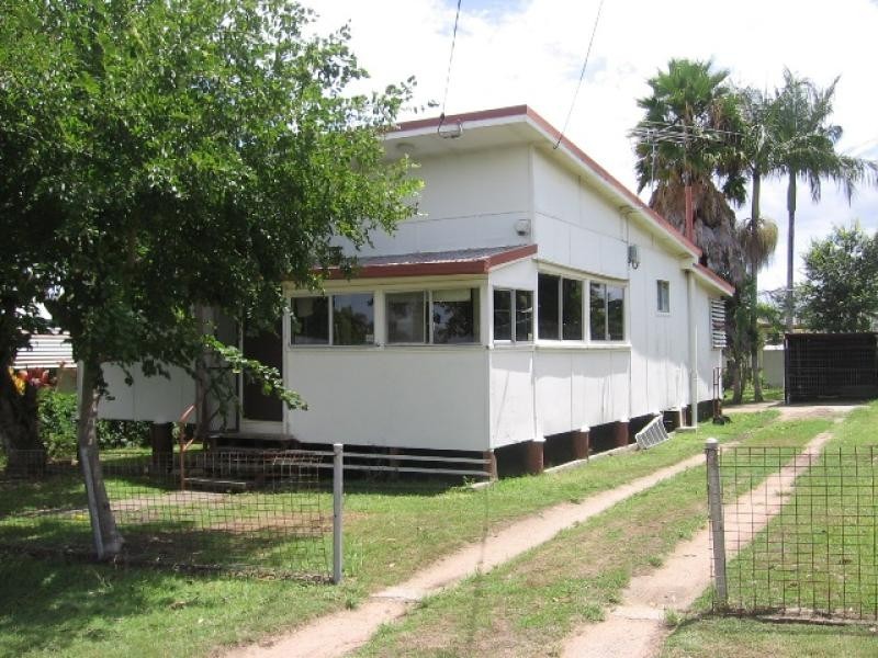 10 Enoch St, Clontarf QLD 4019