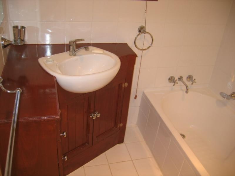 5 Longland St, Redcliffe QLD 4020