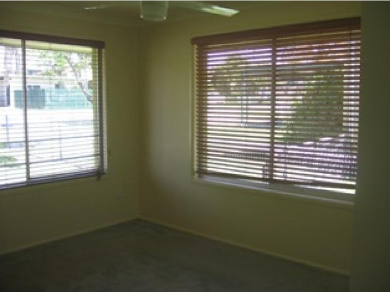 5 Longland St, Redcliffe QLD 4020