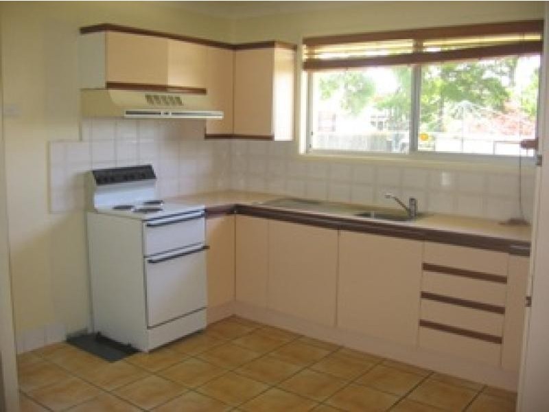 5 Longland St, Redcliffe QLD 4020