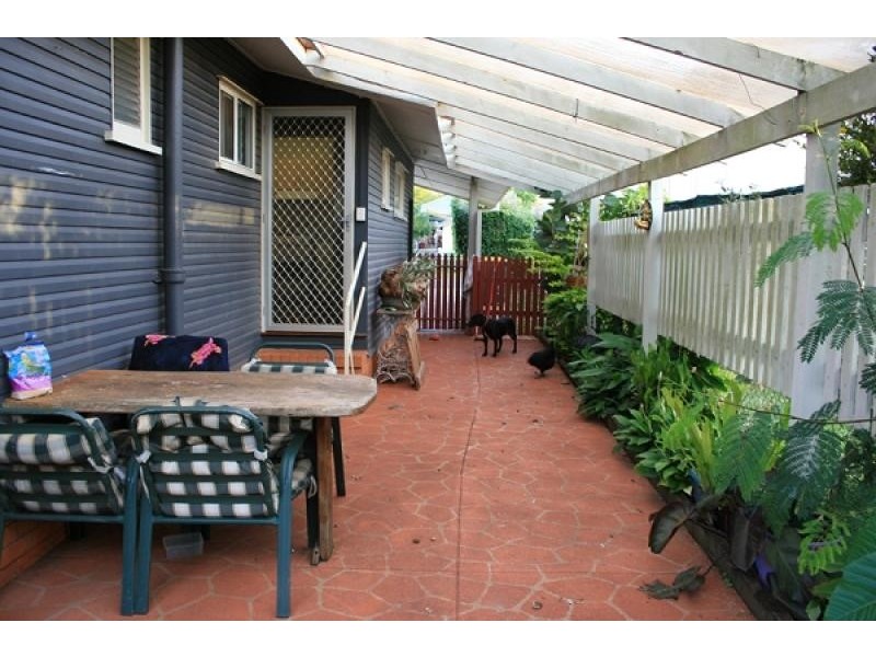 12 Higlett Street, Scarborough QLD 4020