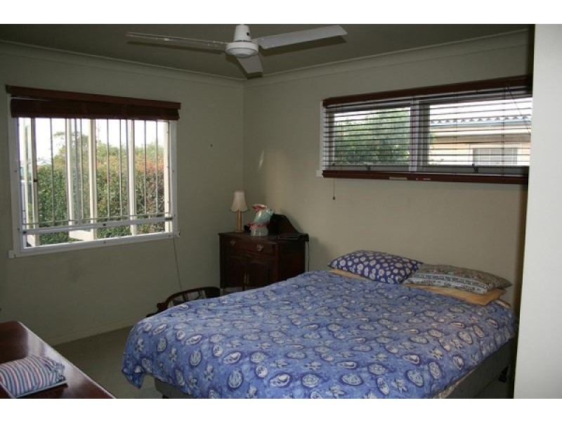 12 Higlett Street, Scarborough QLD 4020