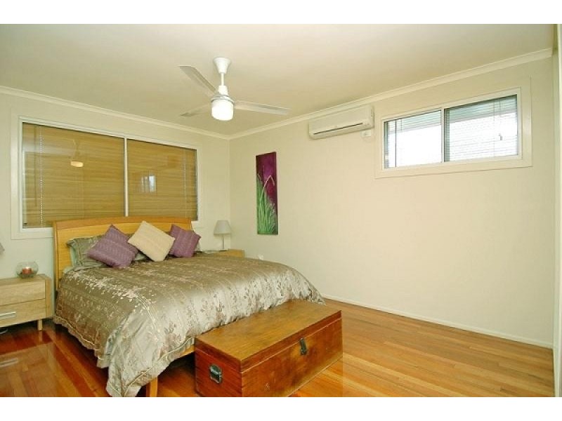 523A OXLEY AVENUE, Redcliffe QLD 4020