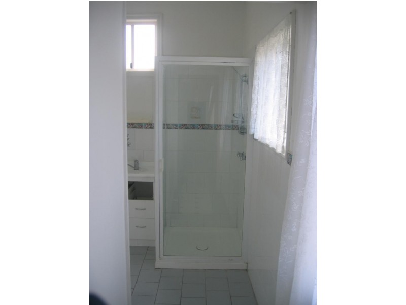 Unit 1/6 caroline, Woody Point QLD 4019