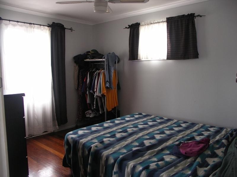 27 SPORTSGROUND STREET, Redcliffe QLD 4020