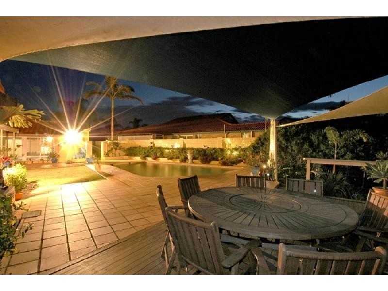 2 Enterprise Court, Scarborough QLD 4020