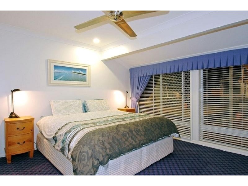 2 Enterprise Court, Scarborough QLD 4020