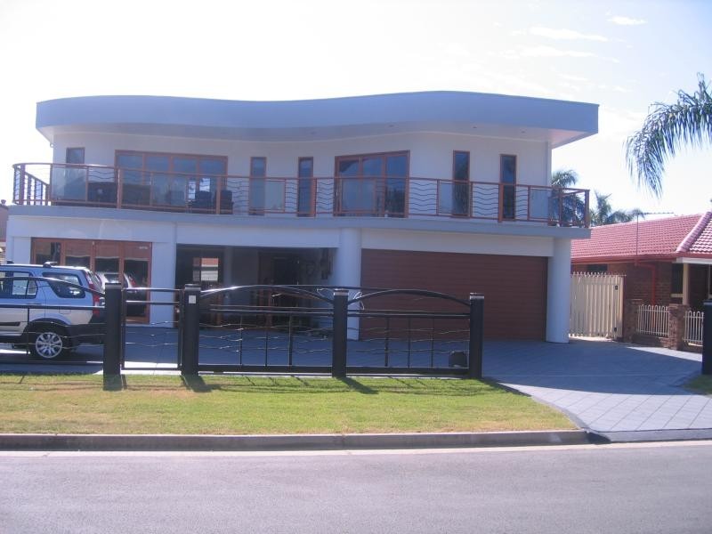 3 Columbia Crt, Scarborough QLD 4020