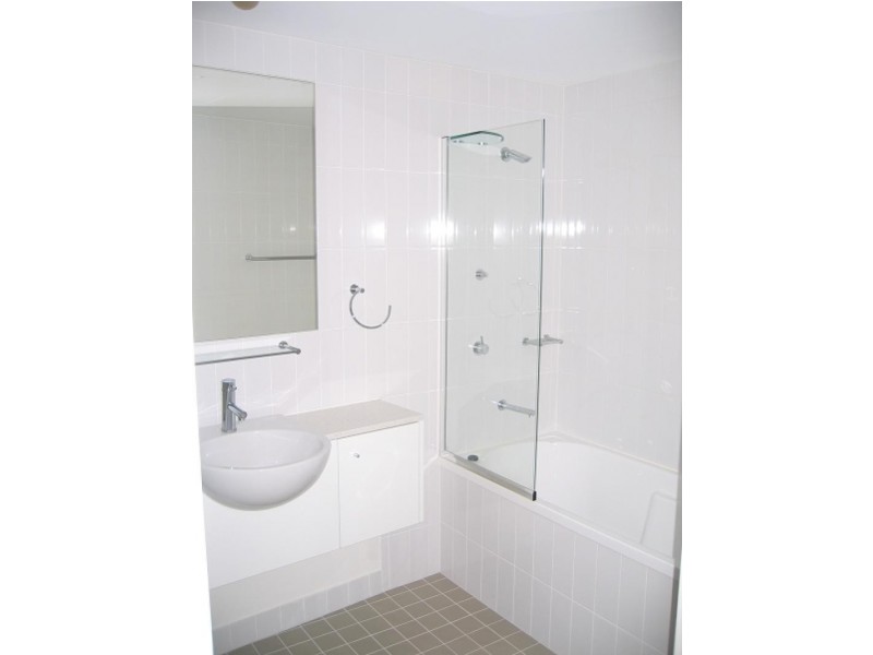 Unit 8, 142 Prince Edward Parade, Scarborough QLD 4020