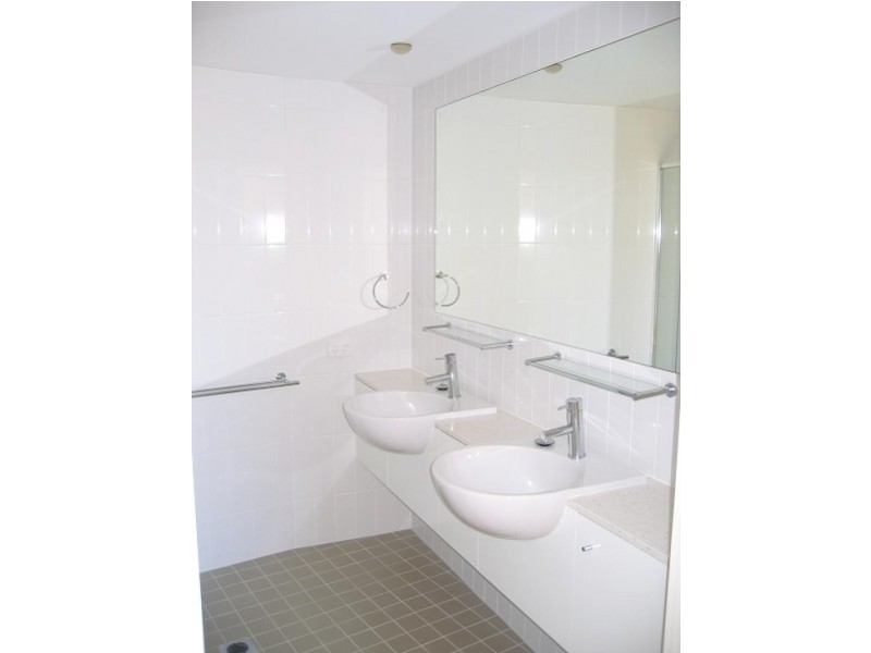 Unit 8, 142 Prince Edward Parade, Scarborough QLD 4020