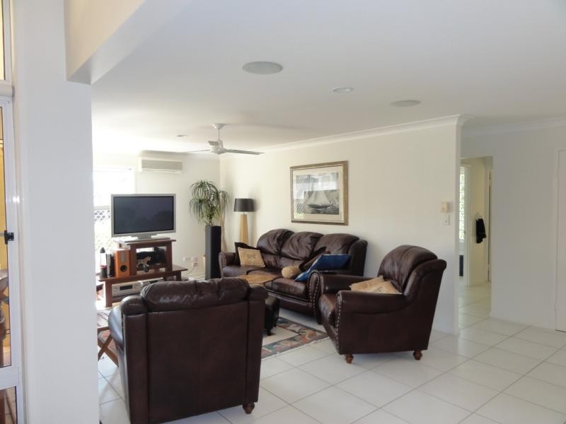 2 Enterprise Court, Scarborough QLD 4020