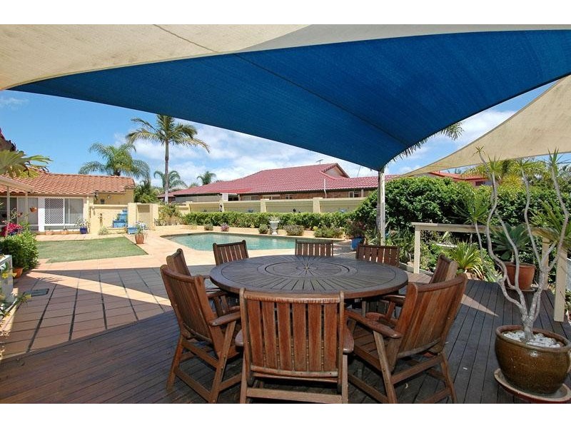 2 Enterprise Court, Scarborough QLD 4020