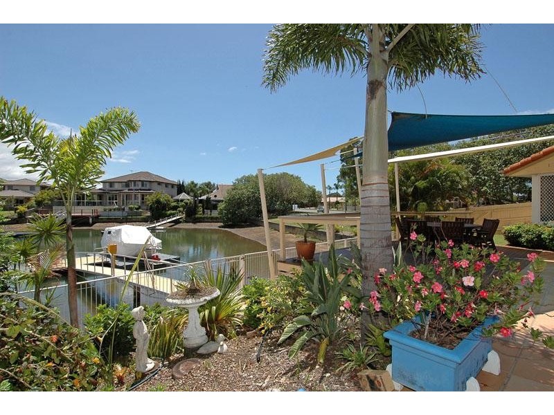 2 Enterprise Court, Scarborough QLD 4020