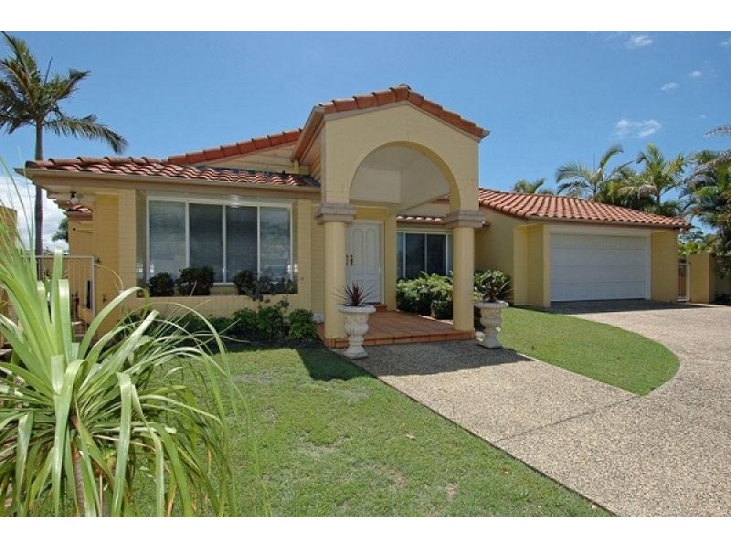2 ENTERPRISE CT, Scarborough QLD 4020