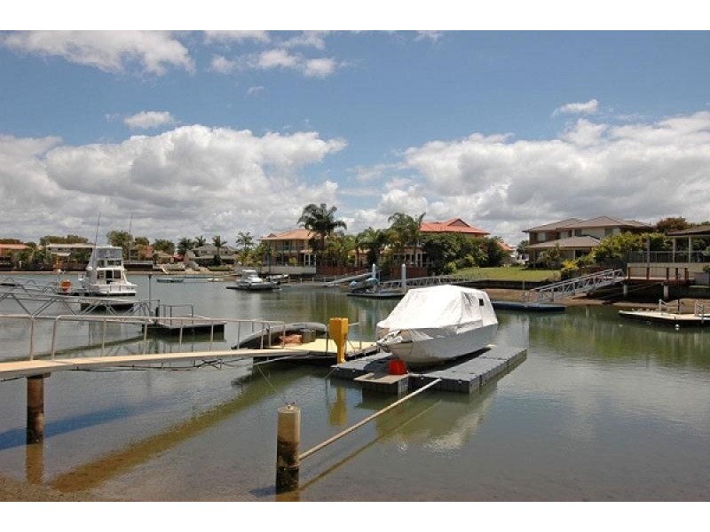 2 ENTERPRISE CT, Scarborough QLD 4020