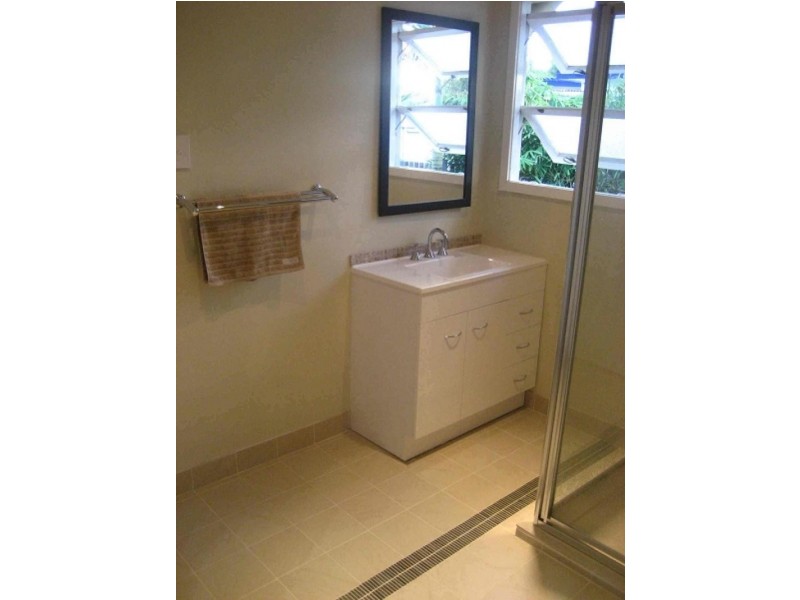 63 Griffith Road, Scarborough QLD 4020
