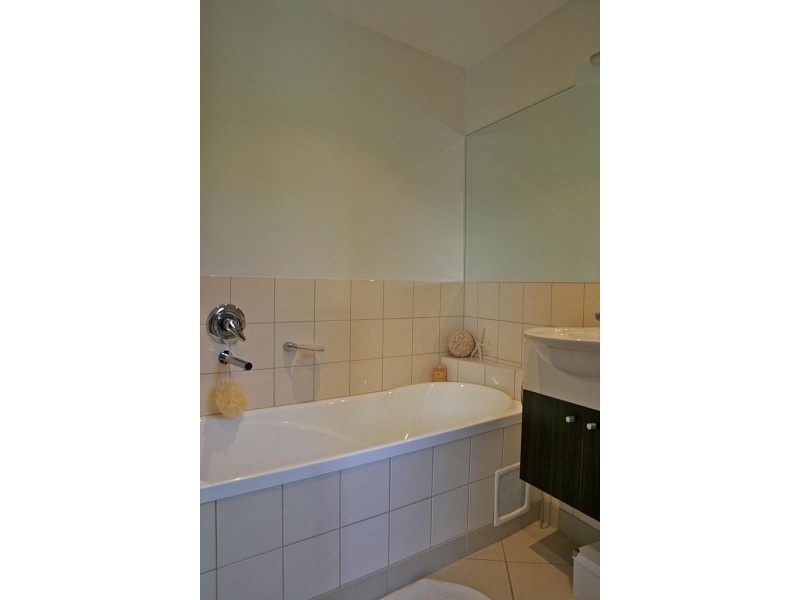 Apartment 1, 46 Prince Edward Parade, Redcliffe QLD 4020