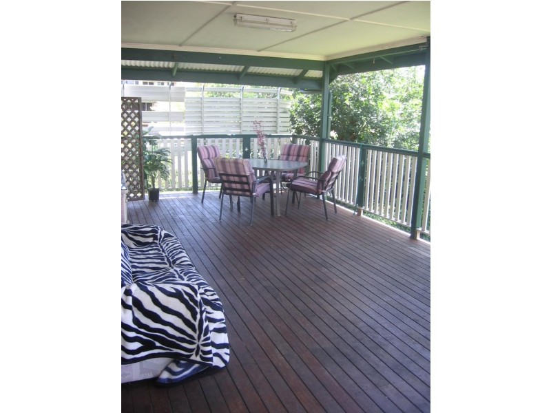 8 Murphy Street, Scarborough QLD 4020