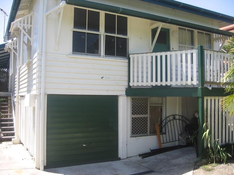 8 Murphy Street, Scarborough QLD 4020